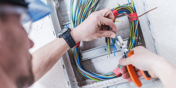 Electricistas Industriales · Instaladores Alta / Baja Tensión San Fulgencio · Reemplazo de cables, disyuntores, fusibles y contactores desgastados