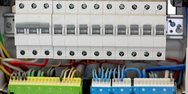 Electricistas Industriales · Instaladores Alta / Baja Tensión San Fulgencio · Diagnóstico y solución de fallas en sistemas eléctricos