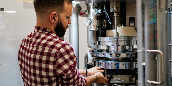Mecánicos Industriales · Montadores de Estructuras / Maquinaria San Fulgencio · Fabricación y reparación de piezas mediante soldadura MIG, TIG y electrodo